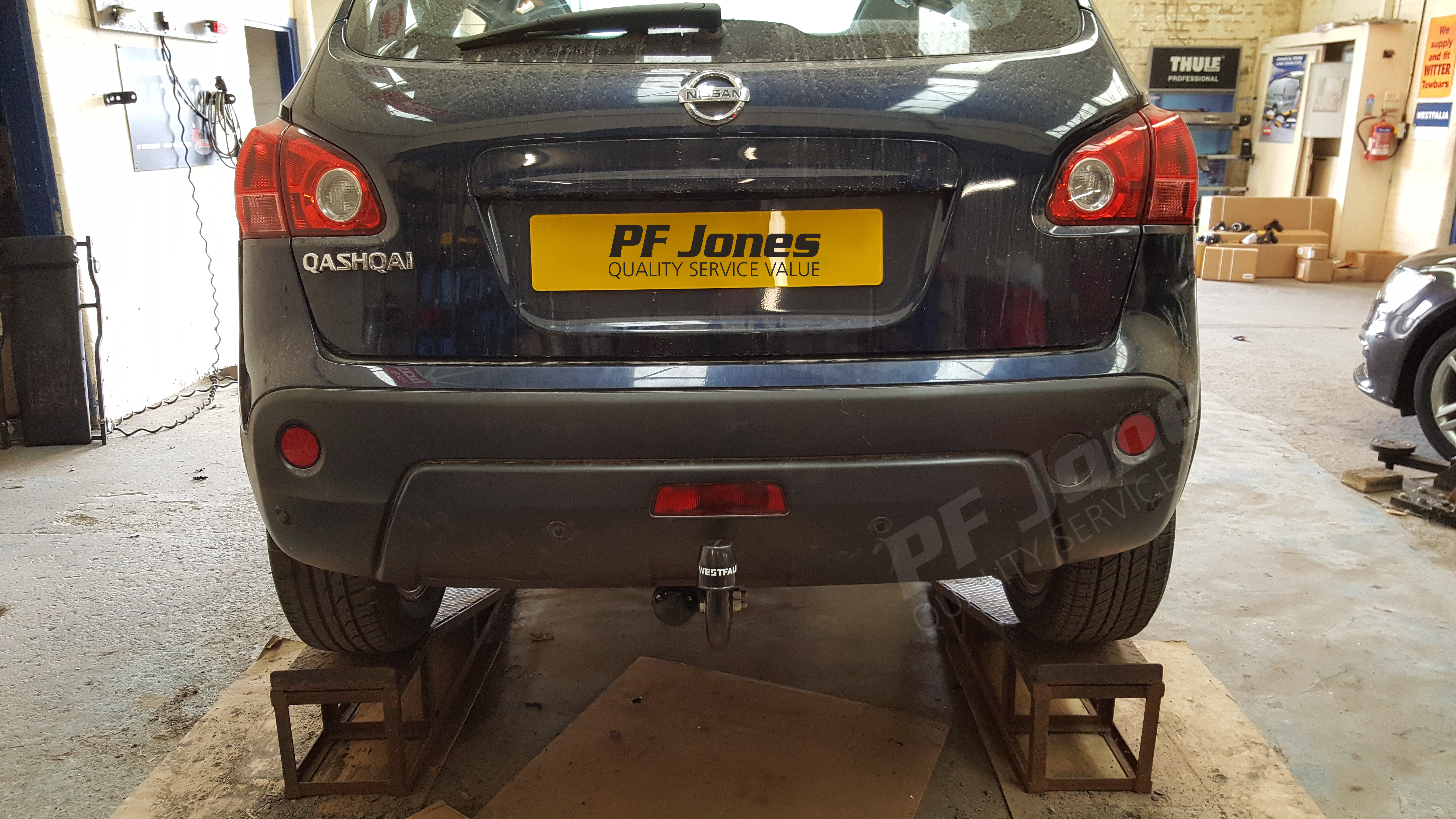 Nissan Qashqai fitted with a Westfalia swan neck detachable towbar with 7 pin towing electrics.