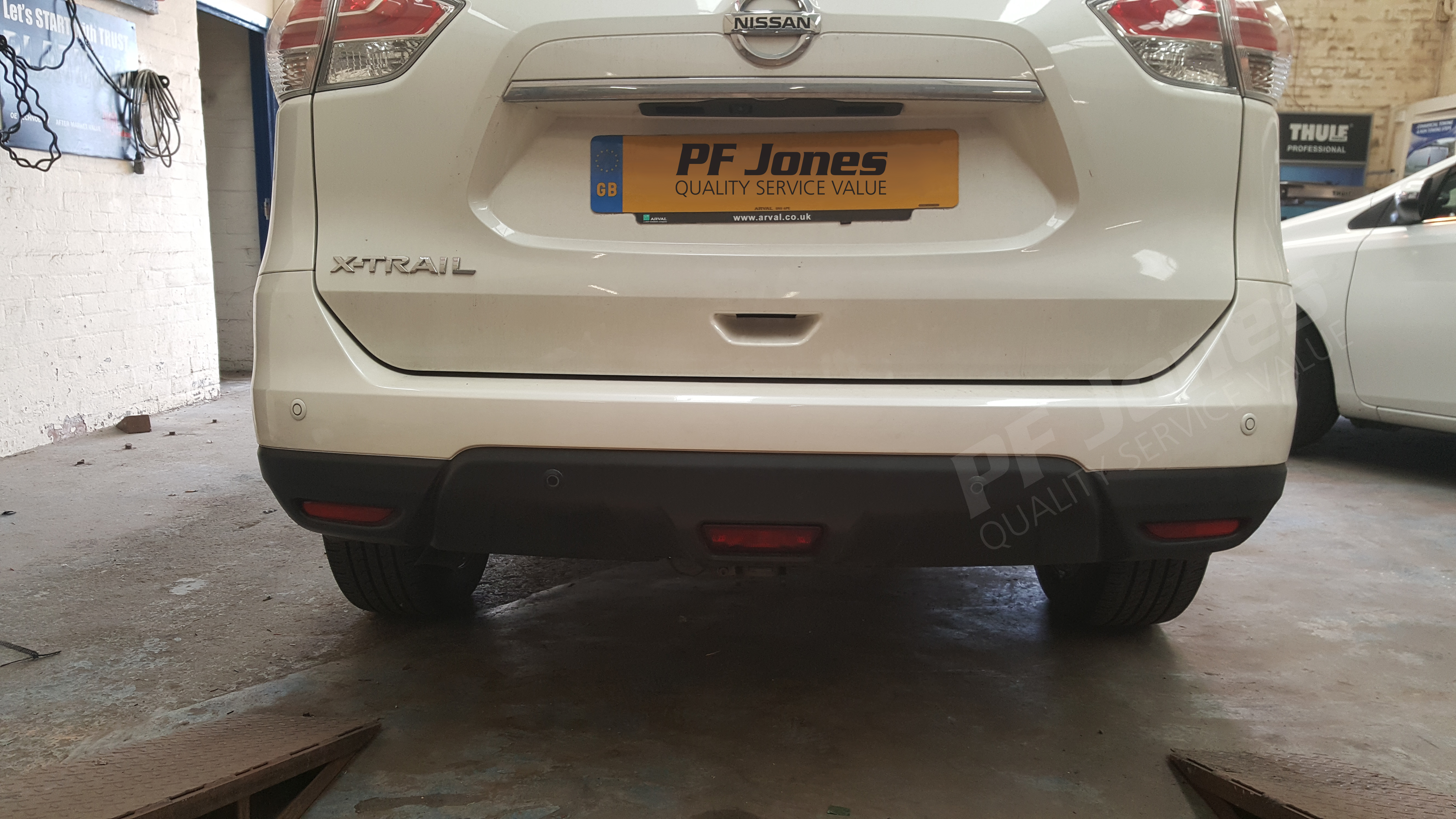 Nissan X Trail fitted with a Witter detachable swan neck towbar and 13 pin electrics.