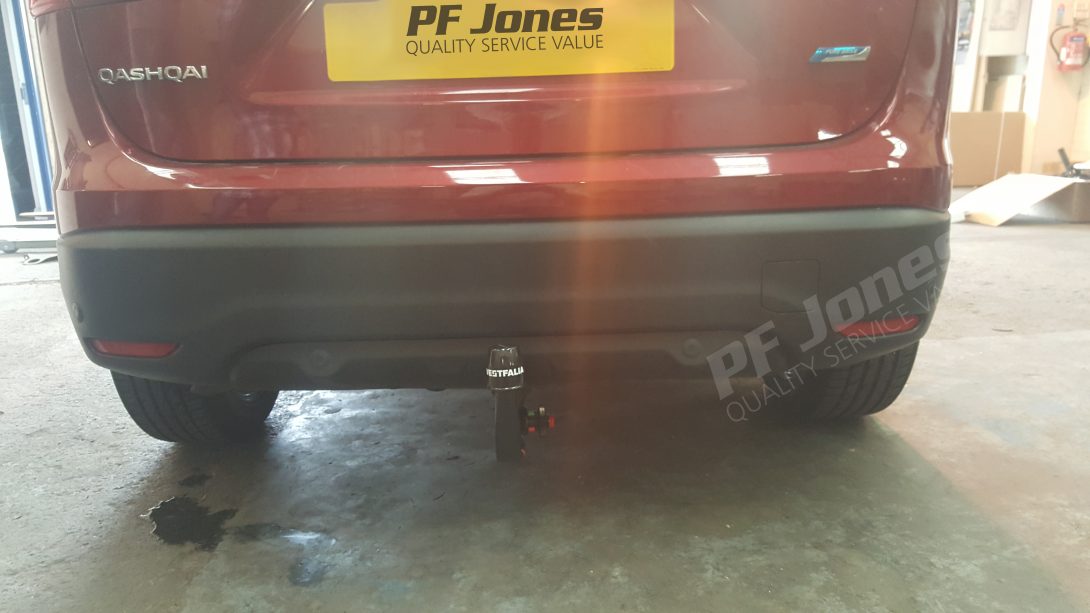 Nissan Qashqai Tow Bar Fitting 332327