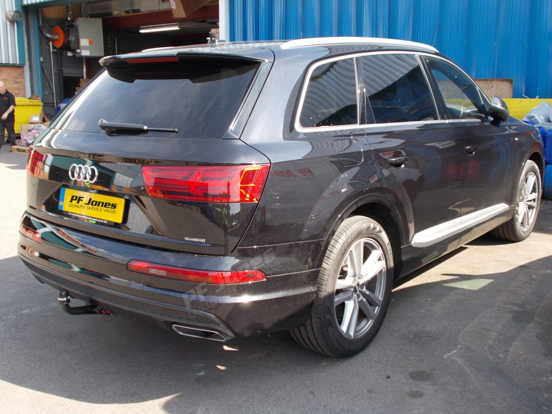 Audi Q7 Tow Bar Fitting 305437