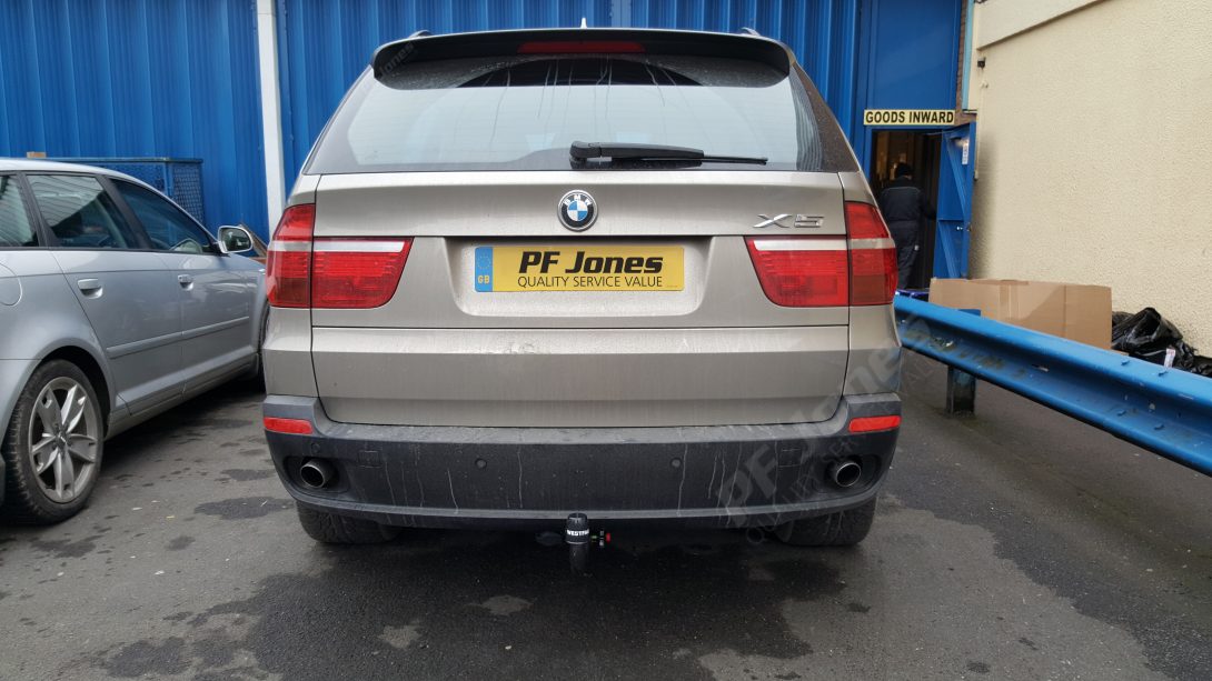 BMW X5 Towbar Fitting 303368