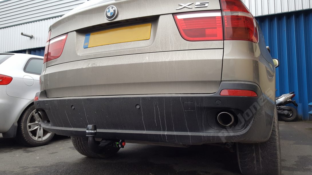 BMW X5 Towbar Fitting 303368