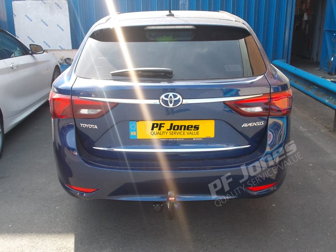 Toyota Avensis Estate Tow Bar Fitting TY158AQ