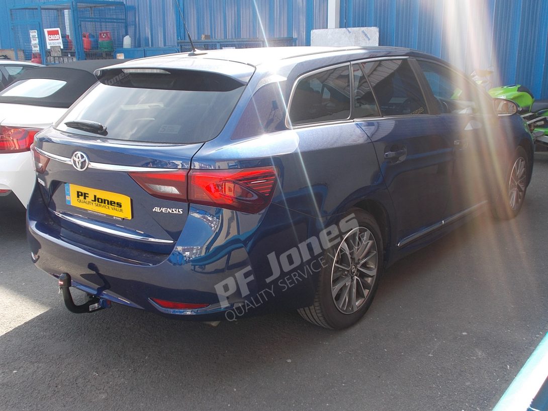 Toyota Avensis Estate Tow Bar Fitting TY158AQ