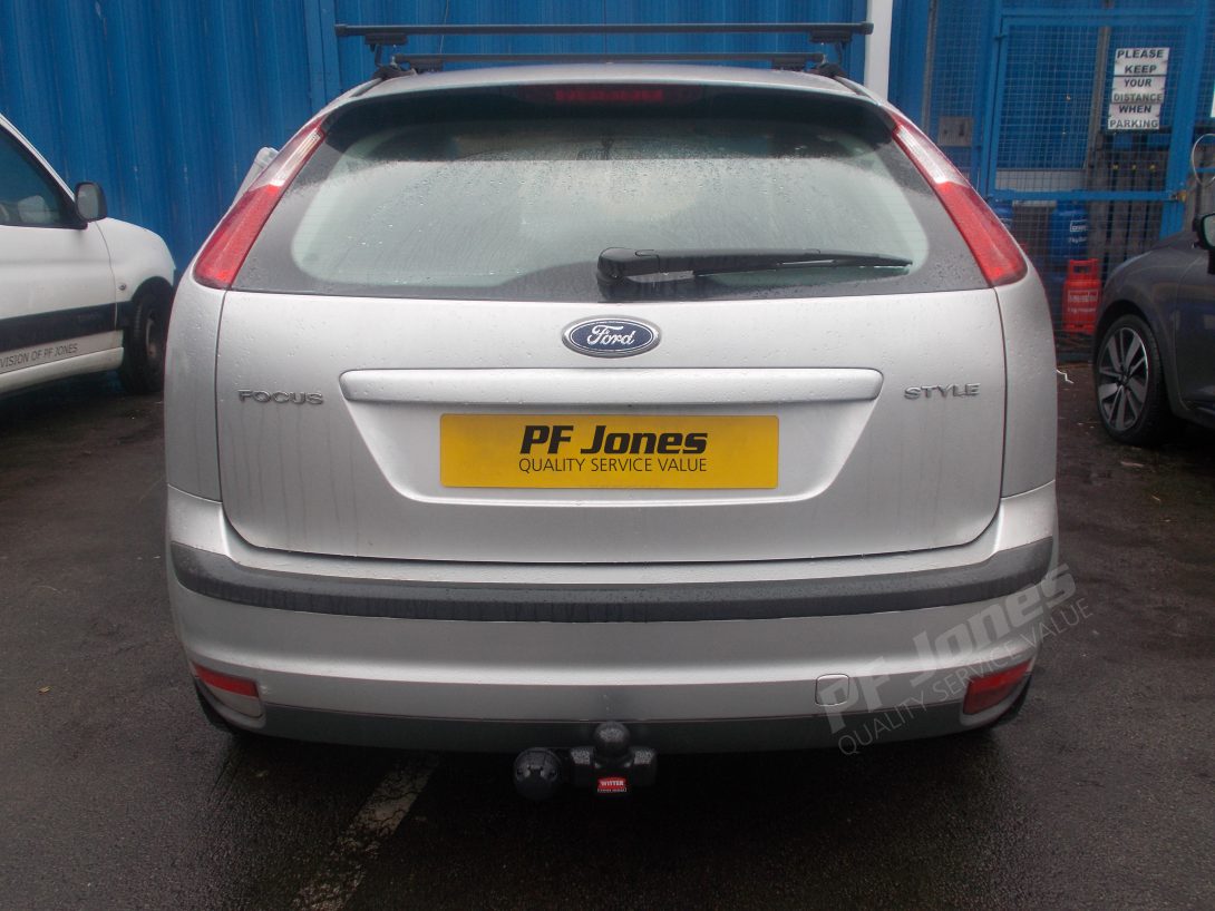 Ford Focus Hatchback Tow Bar Fitting F99C
