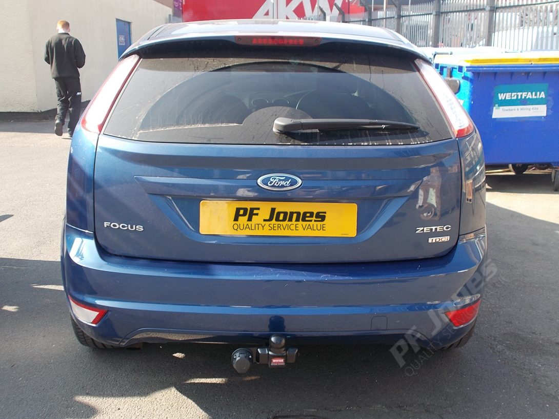 Ford Focus Hatchback Tow Bar Fitting F146