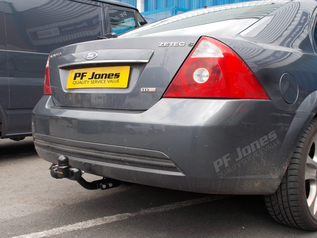 Ford Mondeo Saloon Tow Bar Fitting TFO116