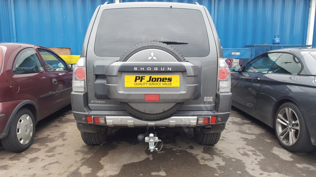 Mitsubishi Shogun SWB Tow Bar Fitting CL100A