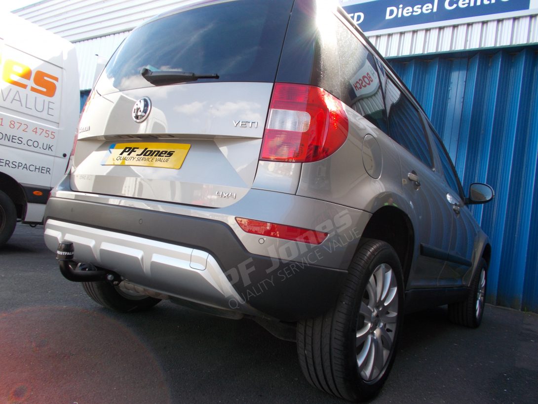 Skoda Yeti Tow Bar Fitting 317125