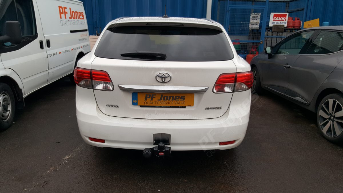 Toyota avensis tow shop bar