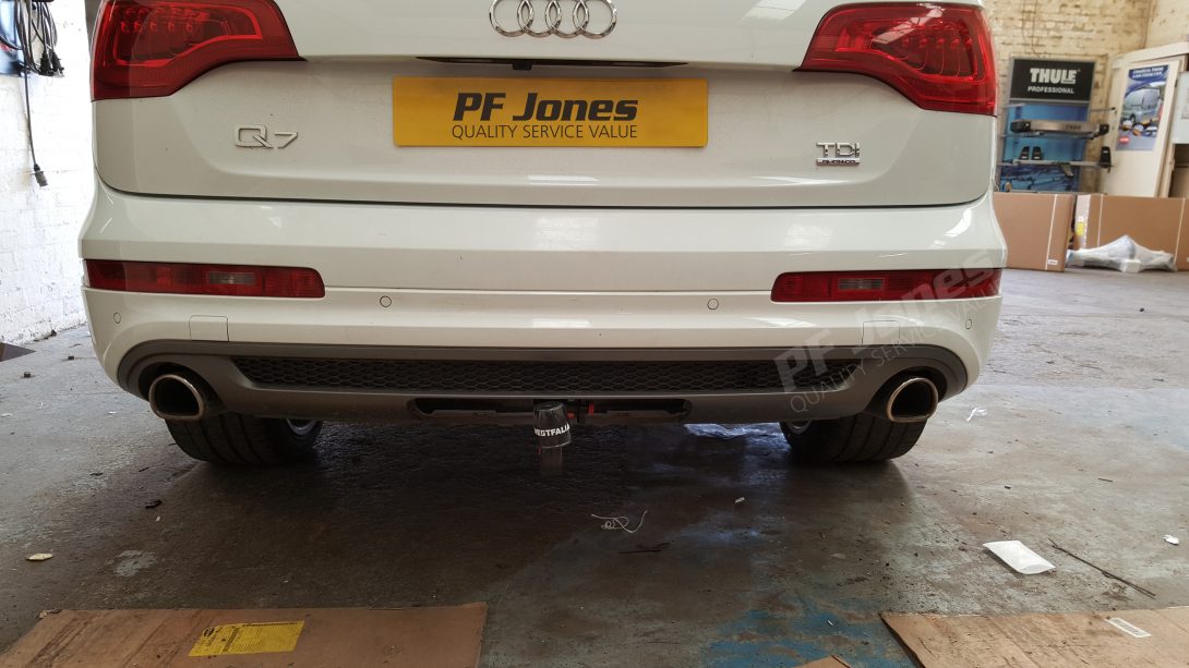 Audi Q7 Towbar Fitting 305415