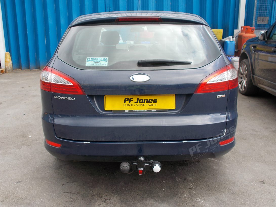 Ford Mondeo Estate Tow Bar Fitting 048-973