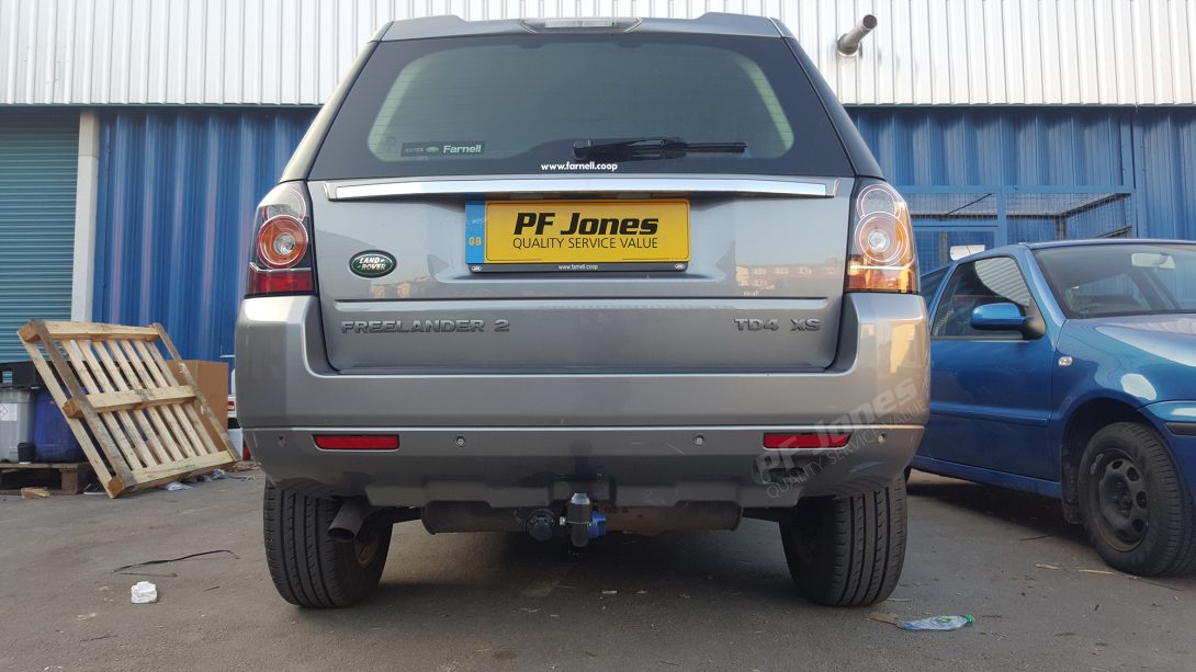 Land Rover Freelander 2 Towbar Fitting TLR020DT