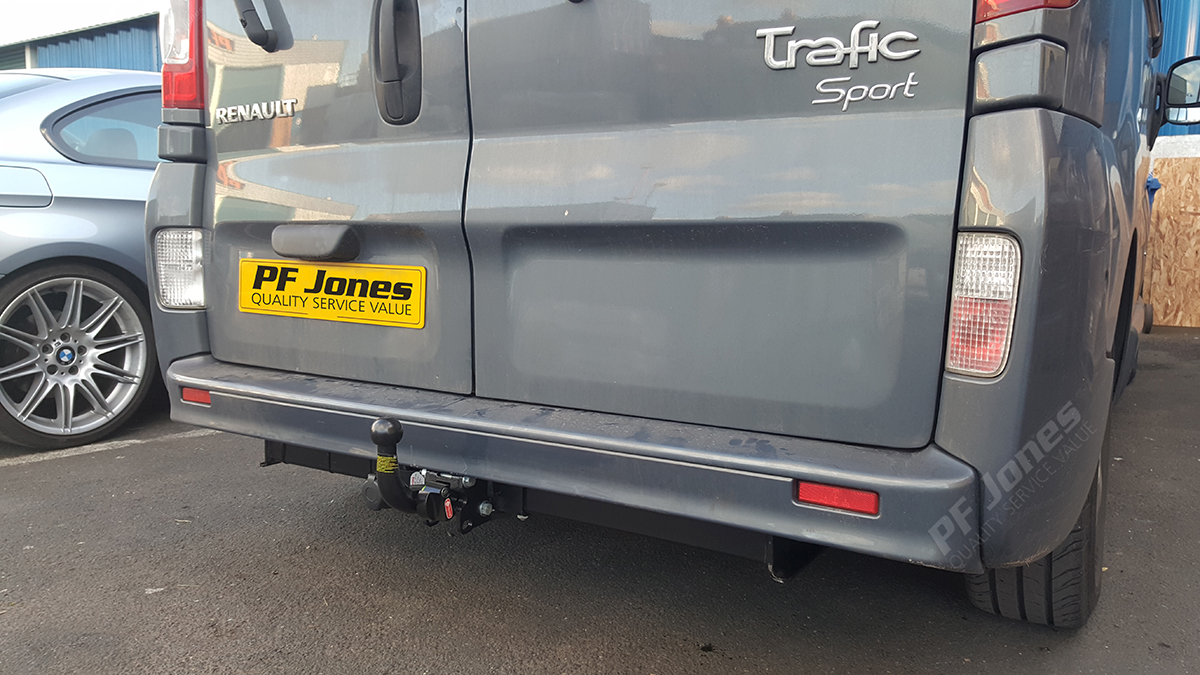 Renault_Traffic_2014_Detachable_Swan_Neck_Tow_bar_Bosal_027-143_2.jpg