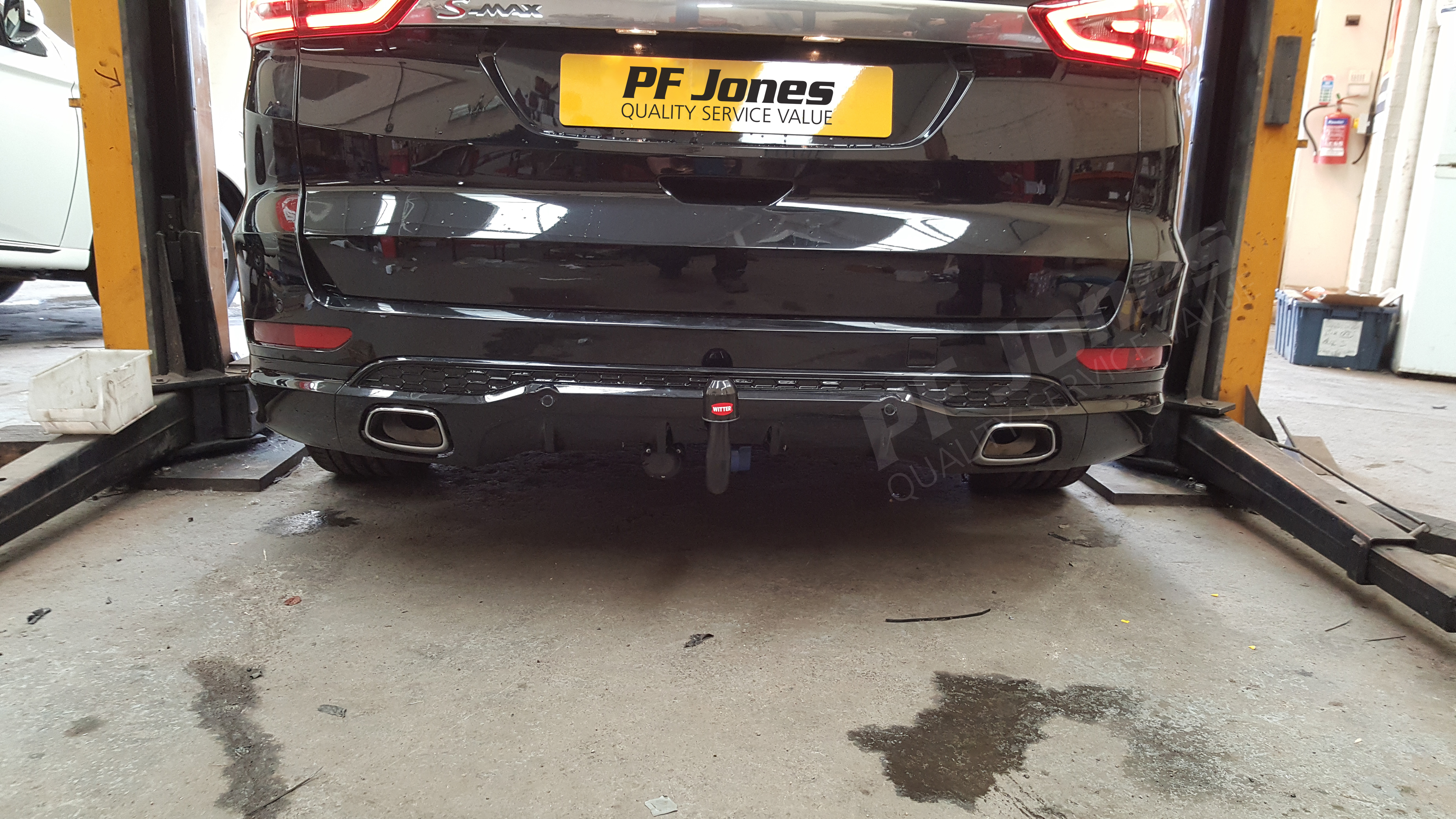 Tow bar store ford s max