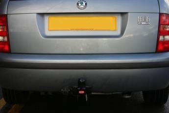 AUTO-HAK Rigid Towing Hitch Compatible With Volkswagen VW Touareg 7L I 11.2002-03.2010 13-Pin Vehicle-Specific Wiring Kit - View #3