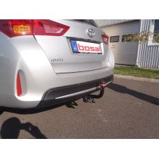 Auris towbar store