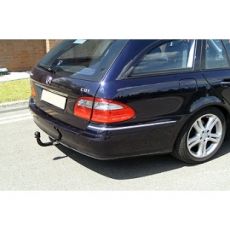 Mercedes E Class Estate 2003 > Detachable tow bar