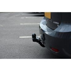 Toyota Avensis Flange towbar