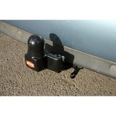 Jaguar X Type Estate 2003 > Flange towbar