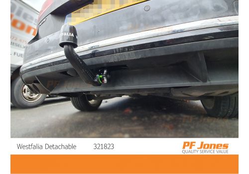 VW Passat 321823 Westfalia Detachable Neck Close Up