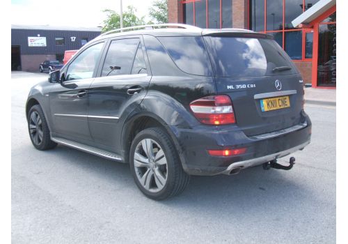 Mercedes M Class 2005 > Detachable towbar