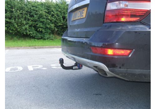 Mercedes M Class 2005 > Detachable towbar