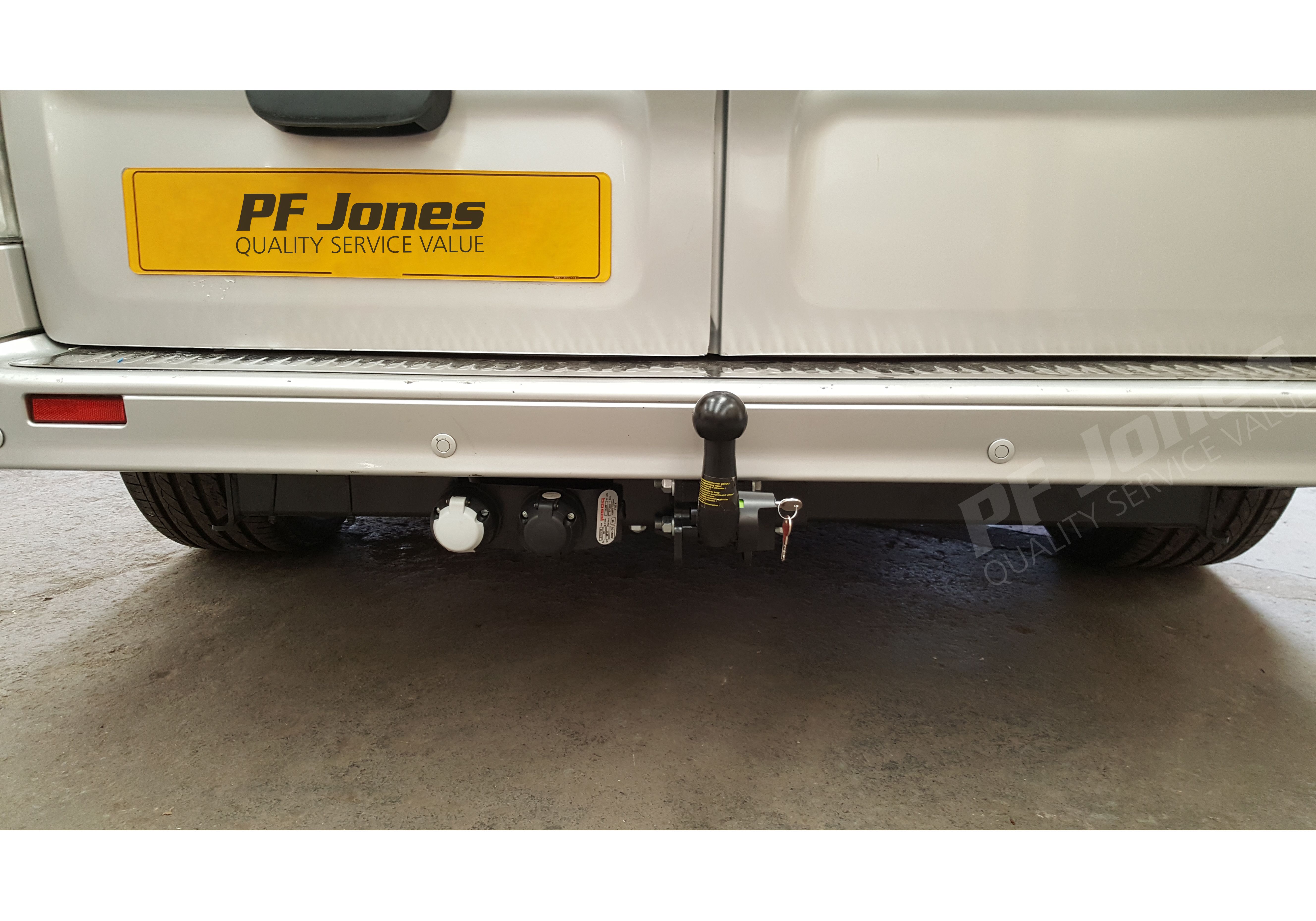 Tow bar shop for van