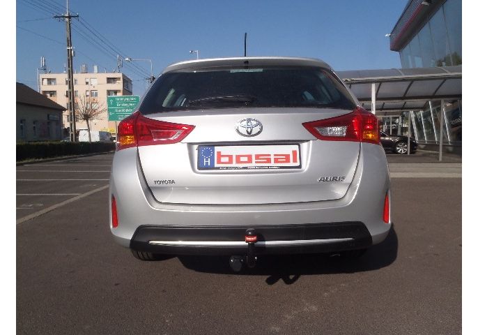 Toyota Auris Estate 2013-2018 Oris Swan Neck Towbar